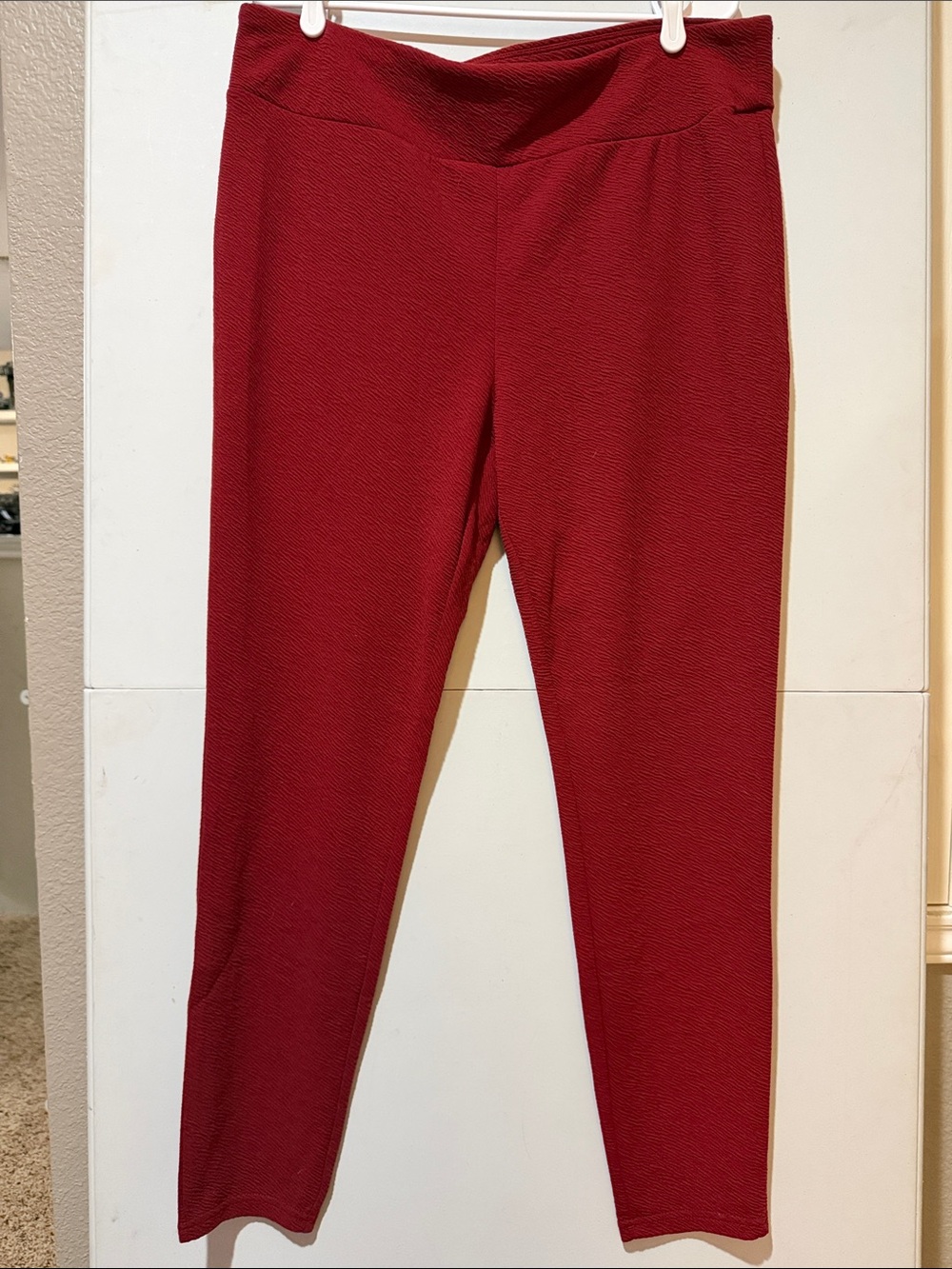 LuLaRoe Luxe Jacquard maroon/Burgundy Textured Leggings